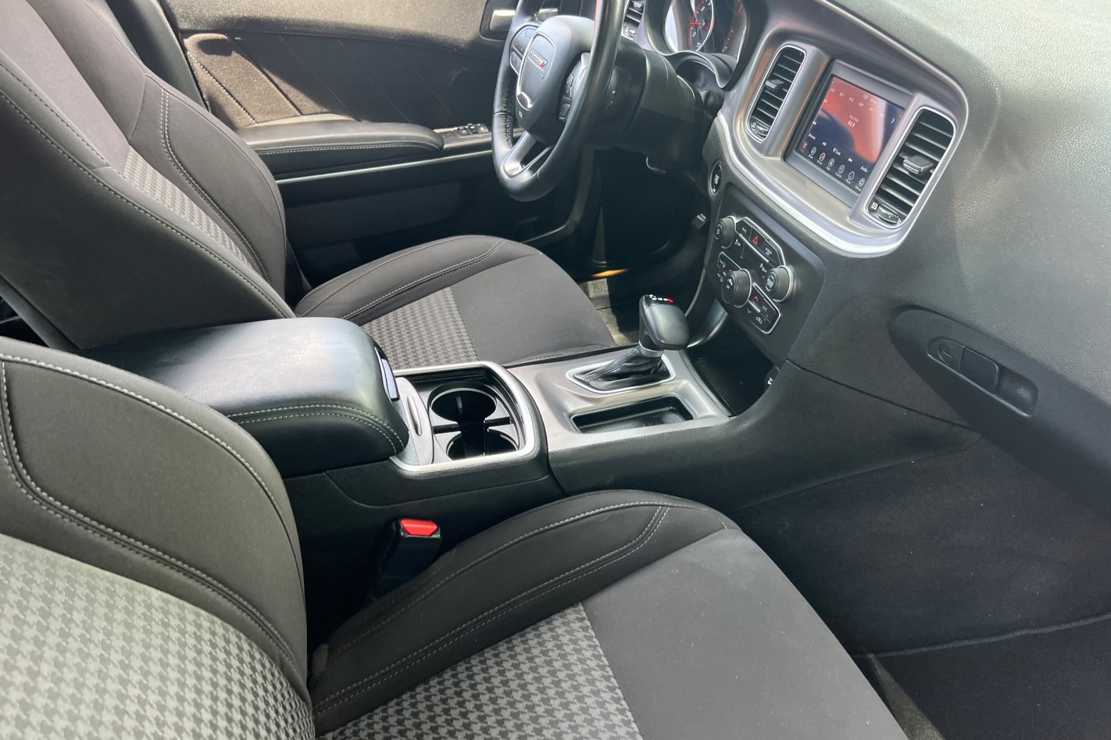 2022 Dodge Charger SXT photo 15