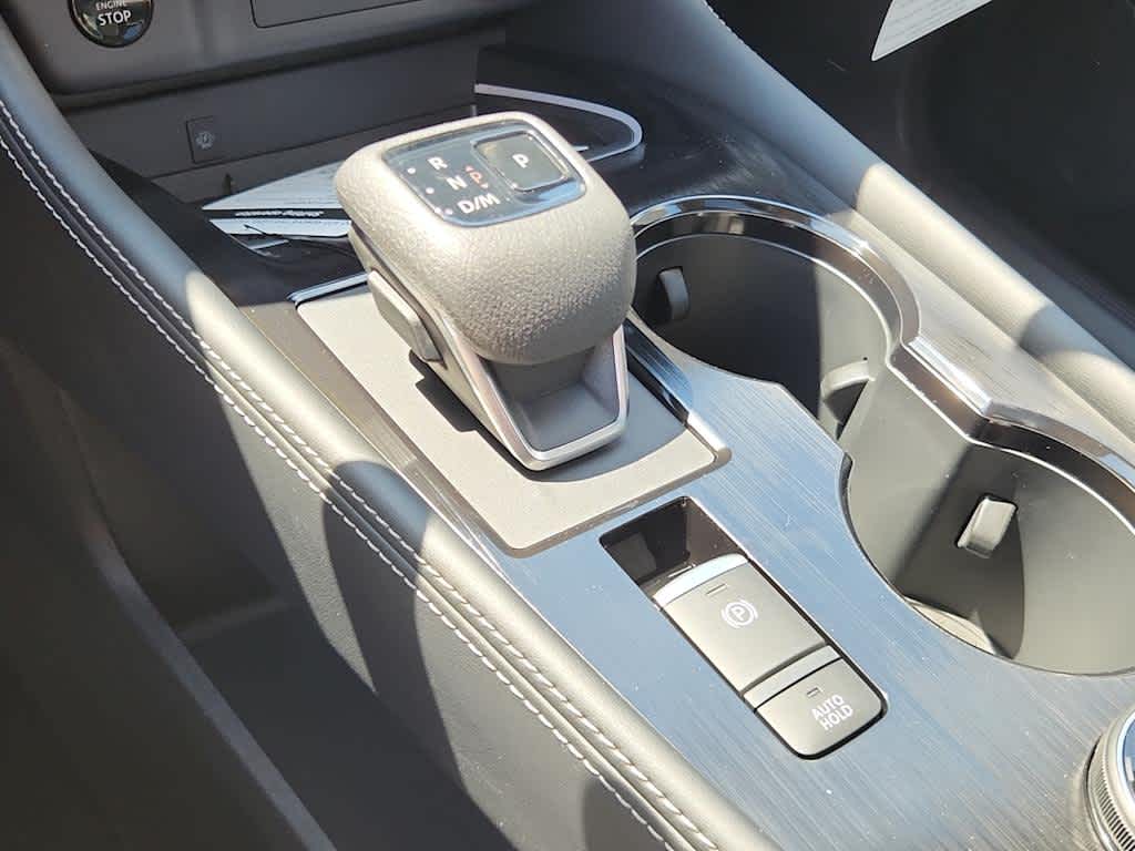 2026 Nissan Rogue Platinum photo 8