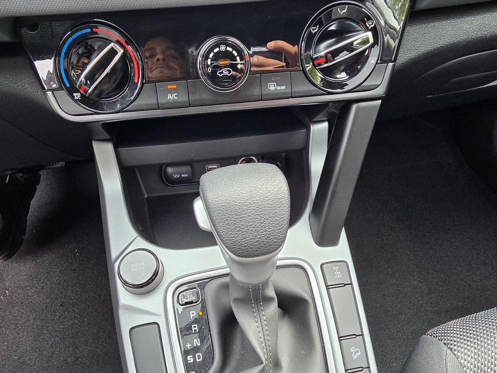 2025 Kia Seltos LX photo 20