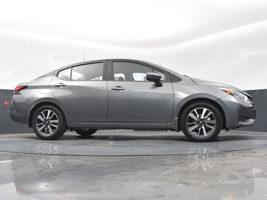 2025 Nissan Versa 1.6 SV photo 33