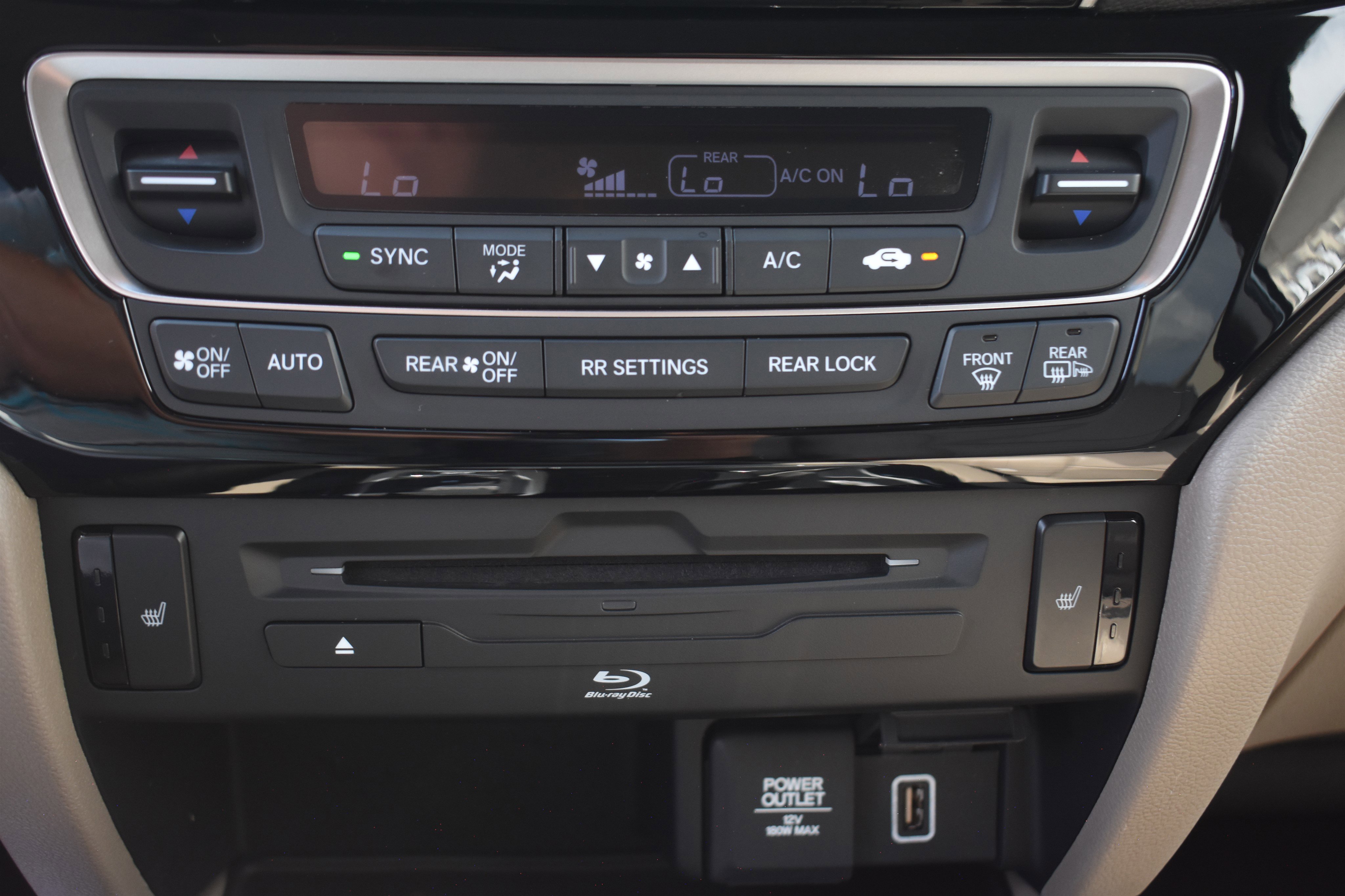 2021 Honda Pilot Touring photo 19