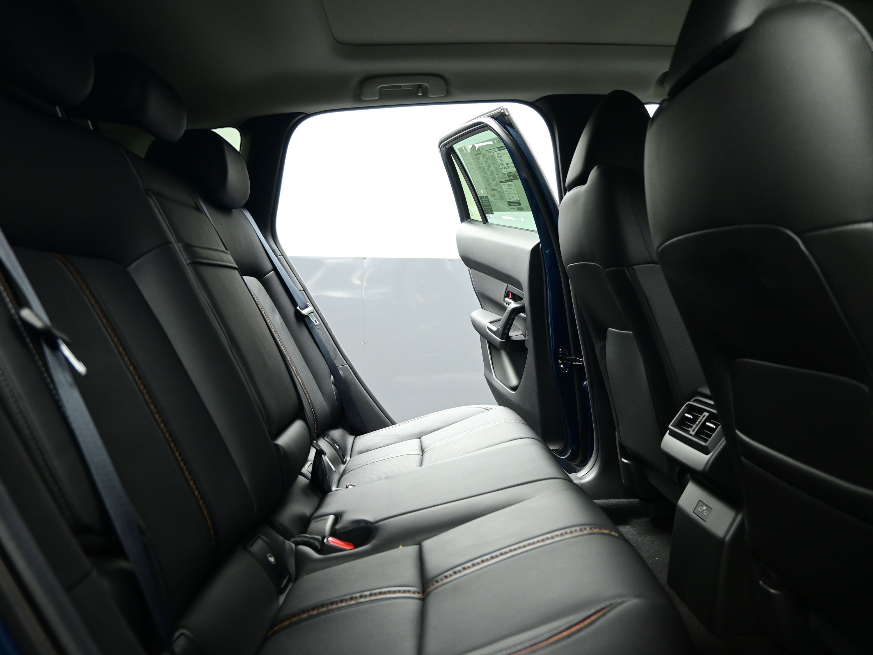 2025 Mazda CX-50 Premium photo 28