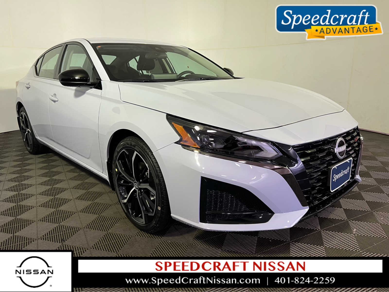 2025 Nissan Altima SR's photo