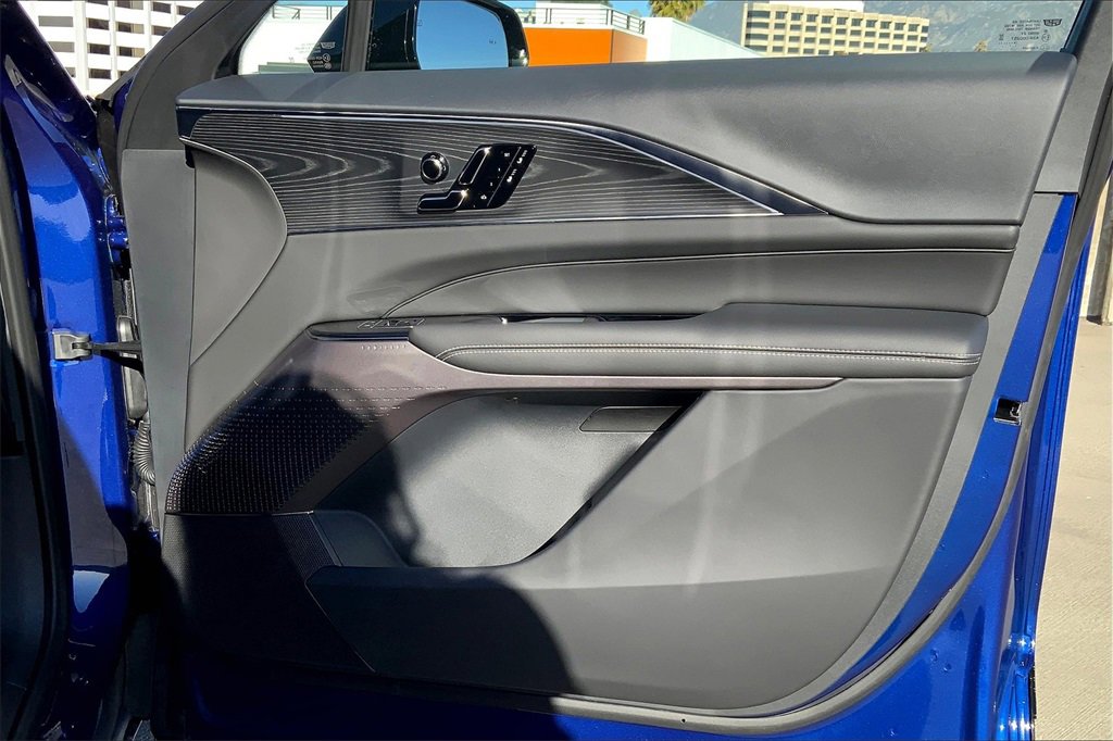 2025 Cadillac Lyriq Sport photo 29