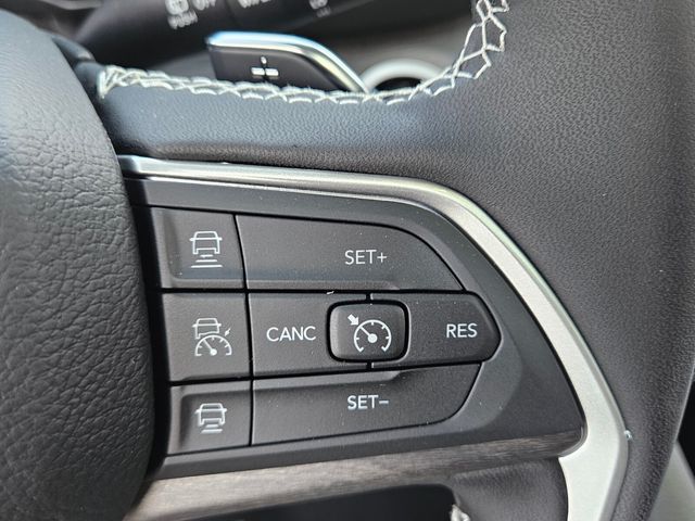 2025 Jeep Grand Cherokee Limited photo 17