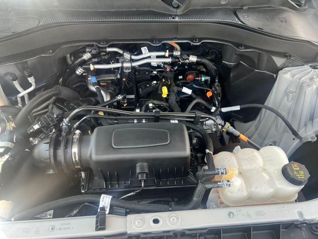 2023 Ford Explorer Base photo 23