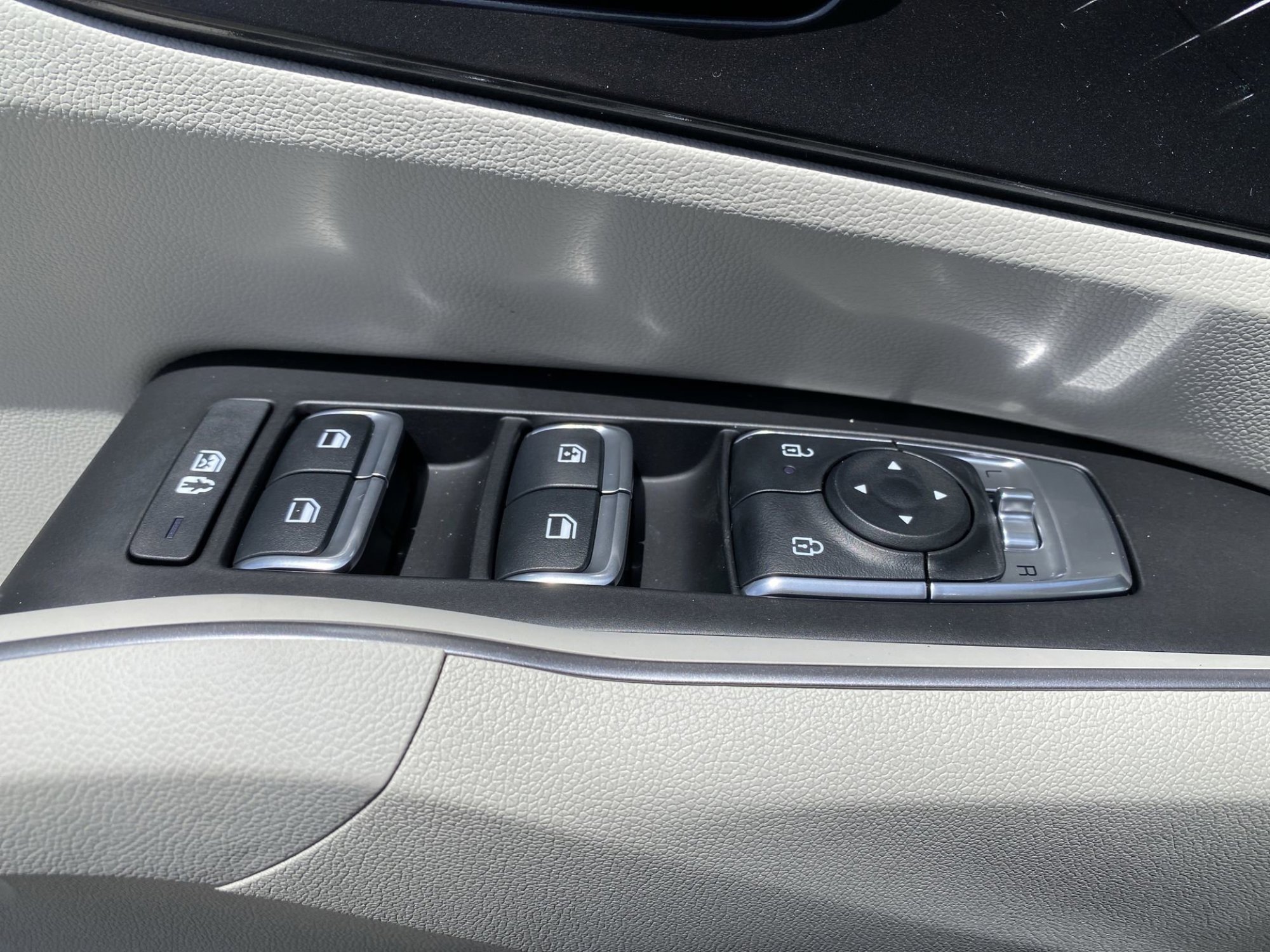 2025 Kia Sorento S photo 15