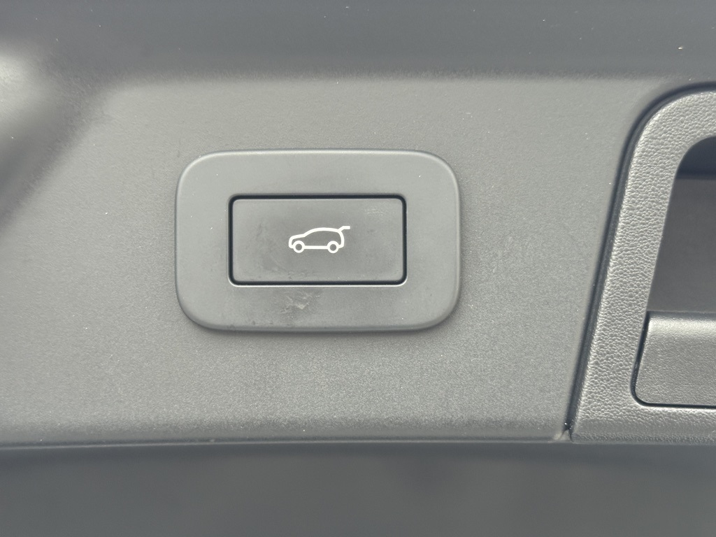 2023 Land Rover Range Rover Velar S photo 10