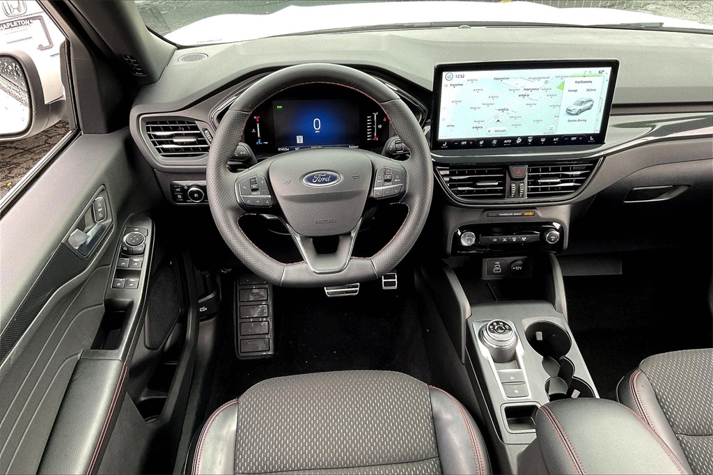 2024 Ford Escape Hybrid ST-Line Select photo 3