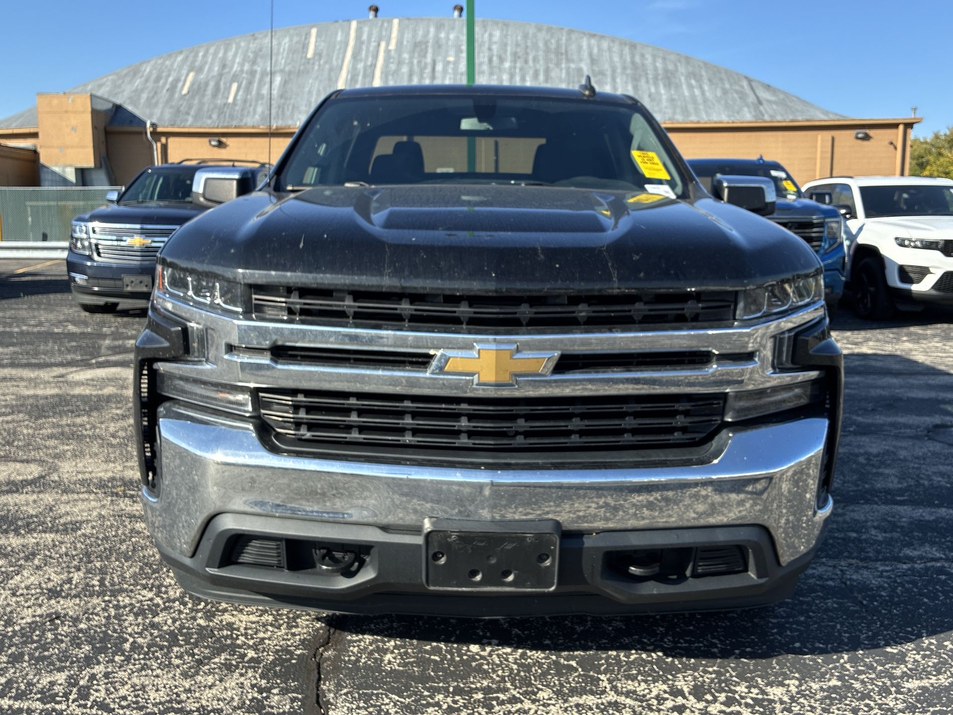 2020 Chevrolet Silverado 1500 LT photo 2