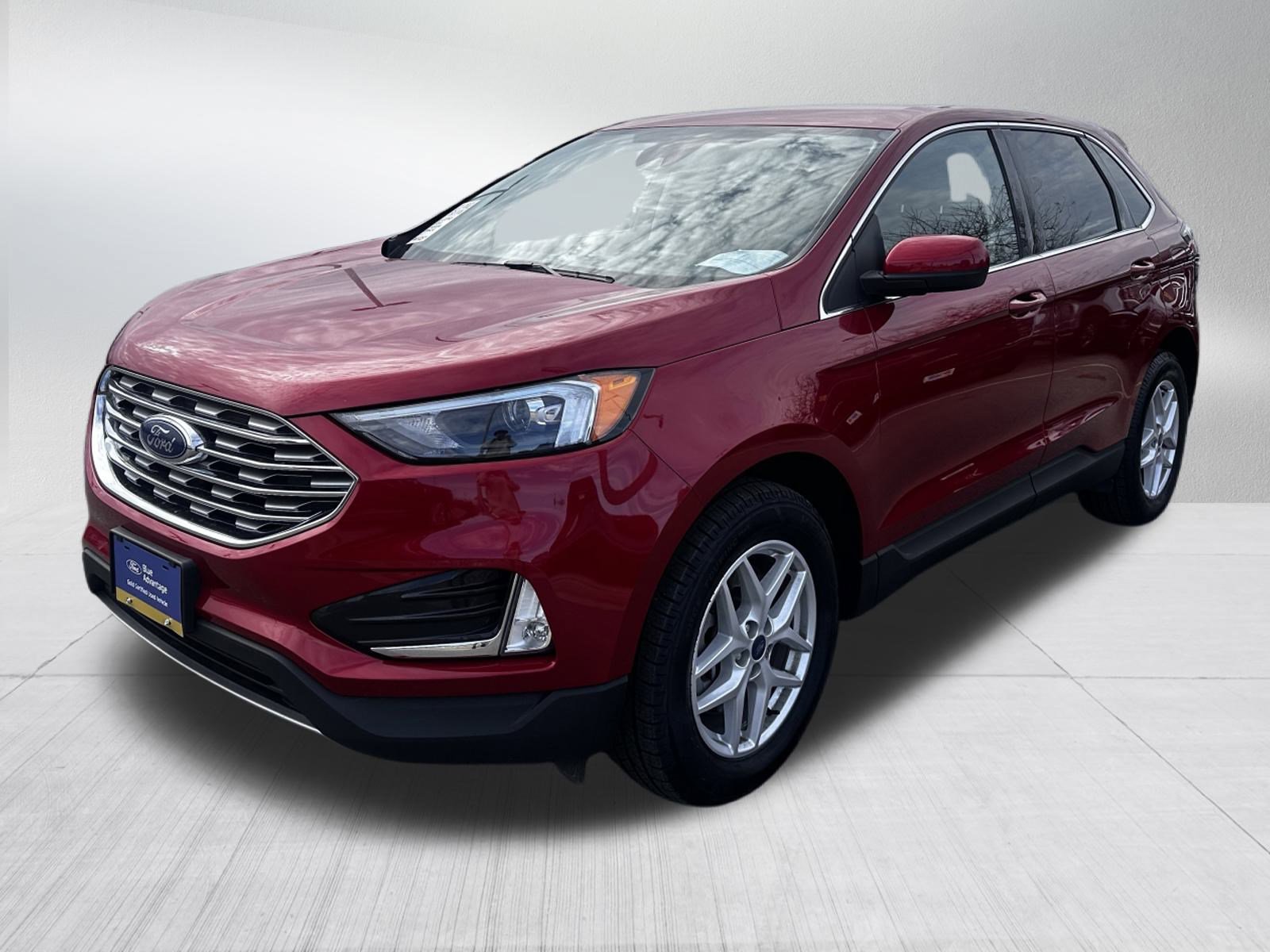 2022 Ford Edge SEL photo 2