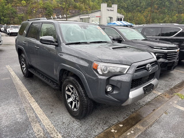 2024 Toyota 4Runner TRD Off-Road photo 3