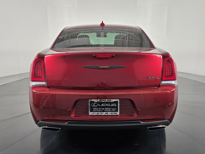 2021 Chrysler 300 S photo 4