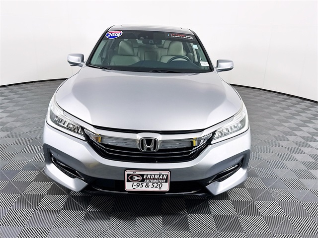 2017 Honda Accord Hybrid Touring photo 2