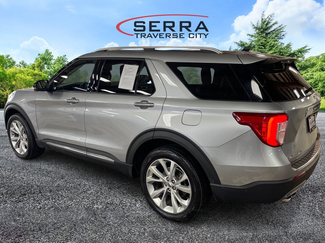 2022 Ford Explorer Platinum photo 3