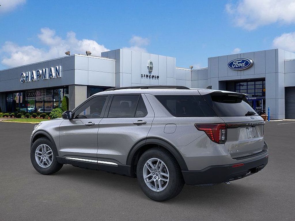 2025 Ford Explorer photo 4