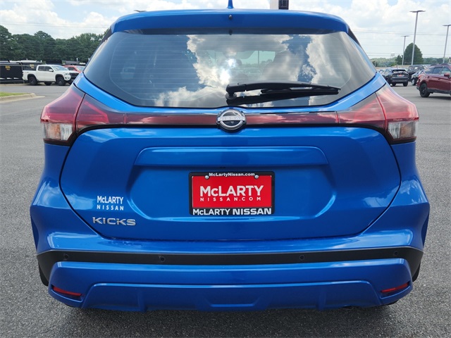 2025 Nissan Kicks Play S photo 4
