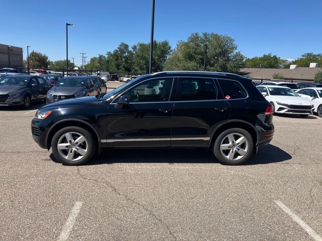 2012 Volkswagen Touareg V6 TDI Sport photo 4