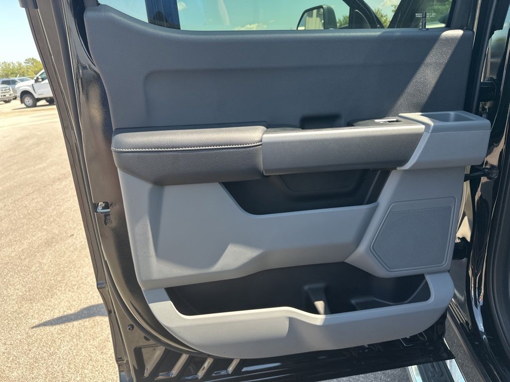 2026 Ford F-350 XLT photo 29