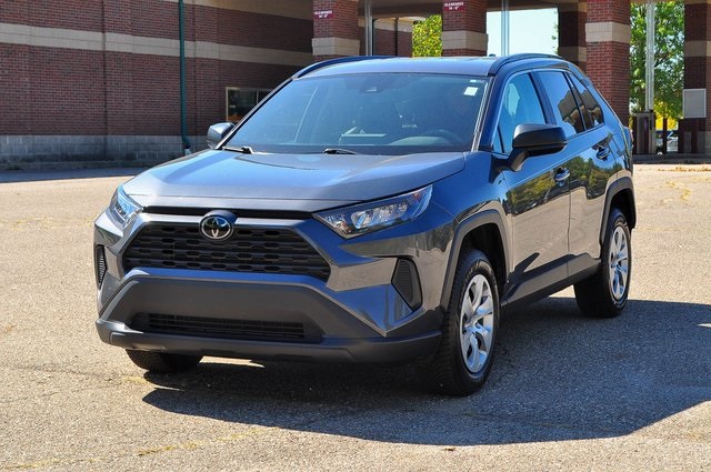 2020 Toyota RAV4 LE photo 7