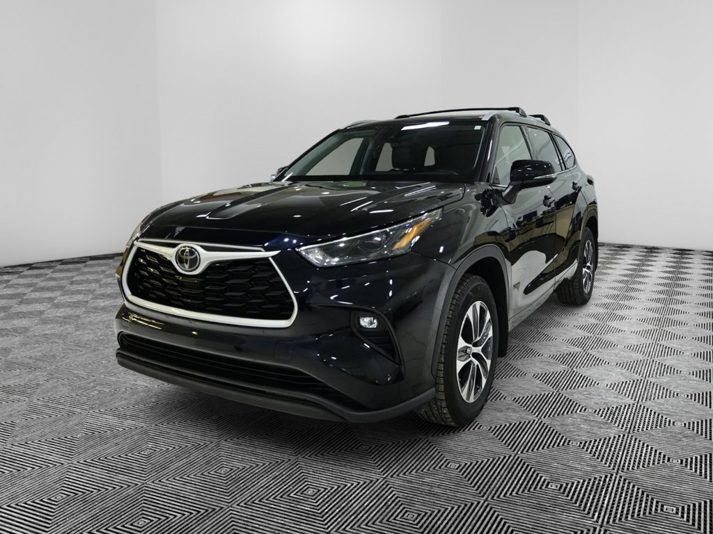 2022 Toyota Highlander XLE's photo