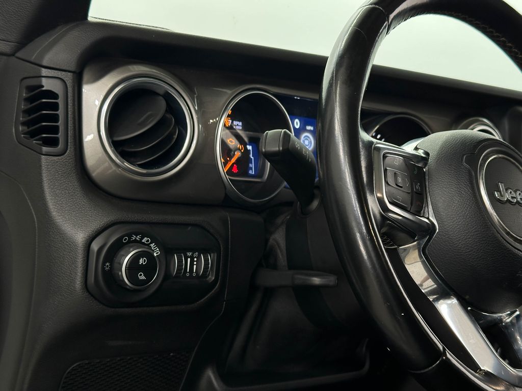 2020 Jeep Gladiator Overland photo 18