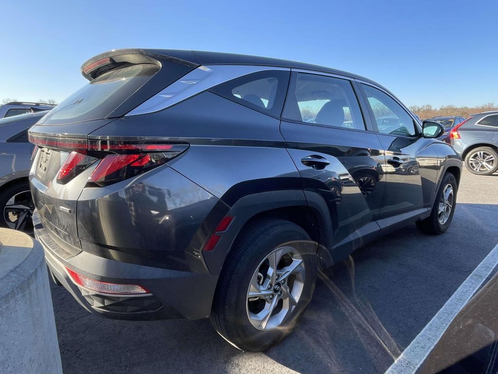 2023 Hyundai Tucson SE photo 4