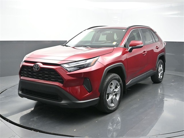 2024 Toyota RAV4 XLE's photo