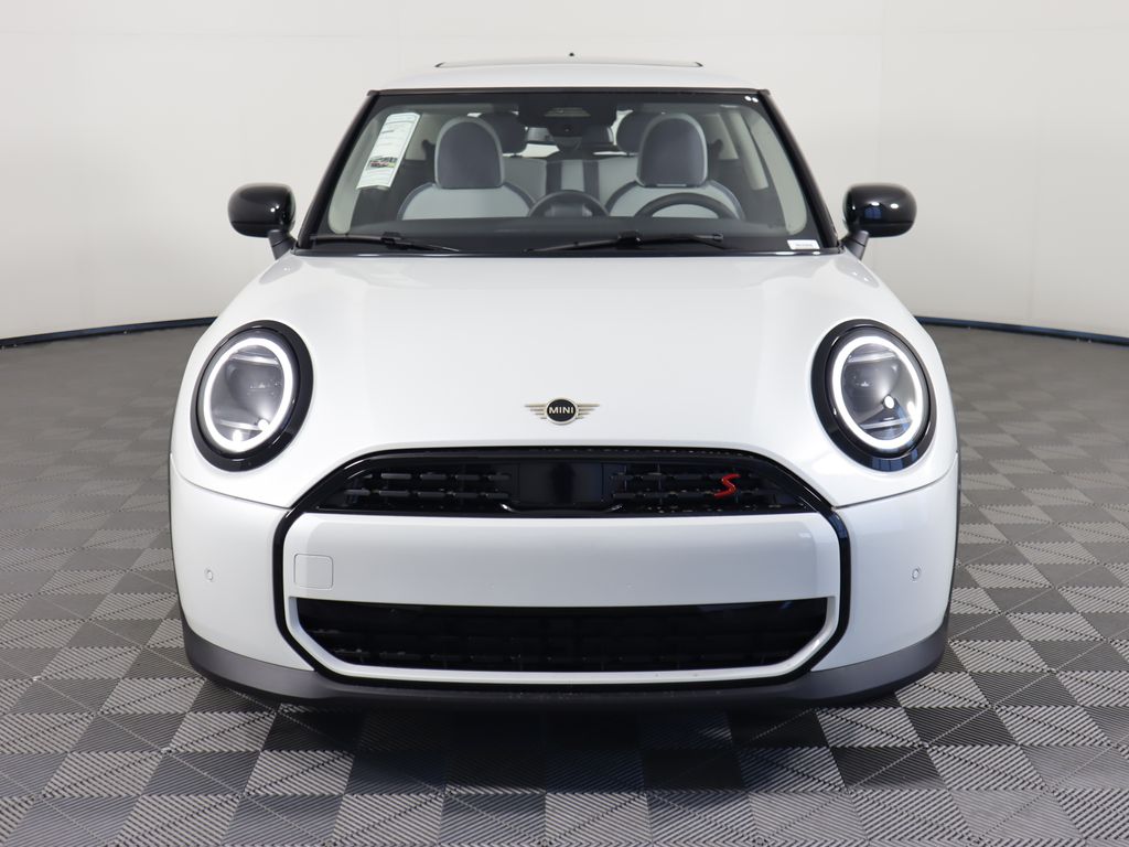 2025 Mini Cooper 2 Door Hardtop Signature photo 2