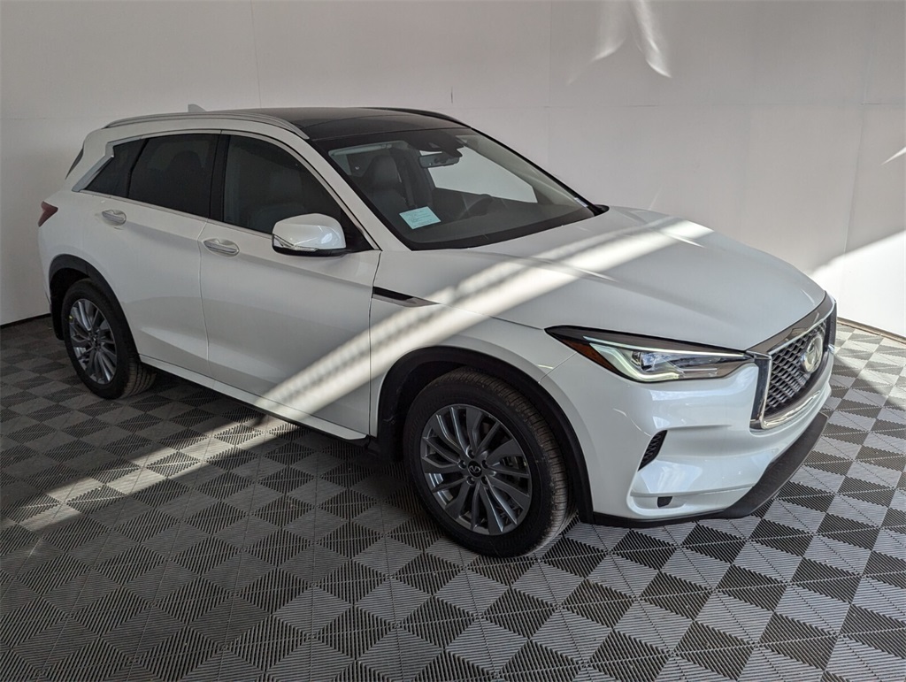 2025 Infiniti QX50 Luxe AWD photo 2