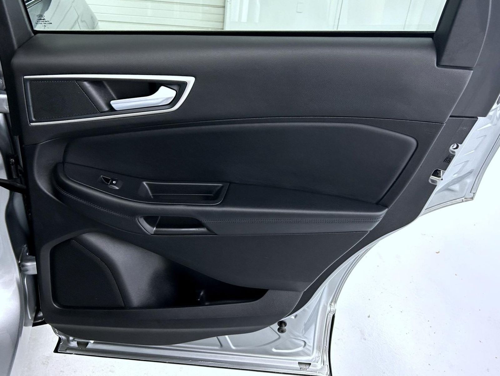 2024 Ford Edge SEL photo 16