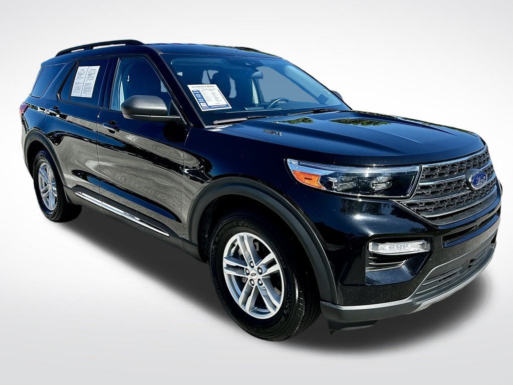 2023 Ford Explorer XLT photo 2