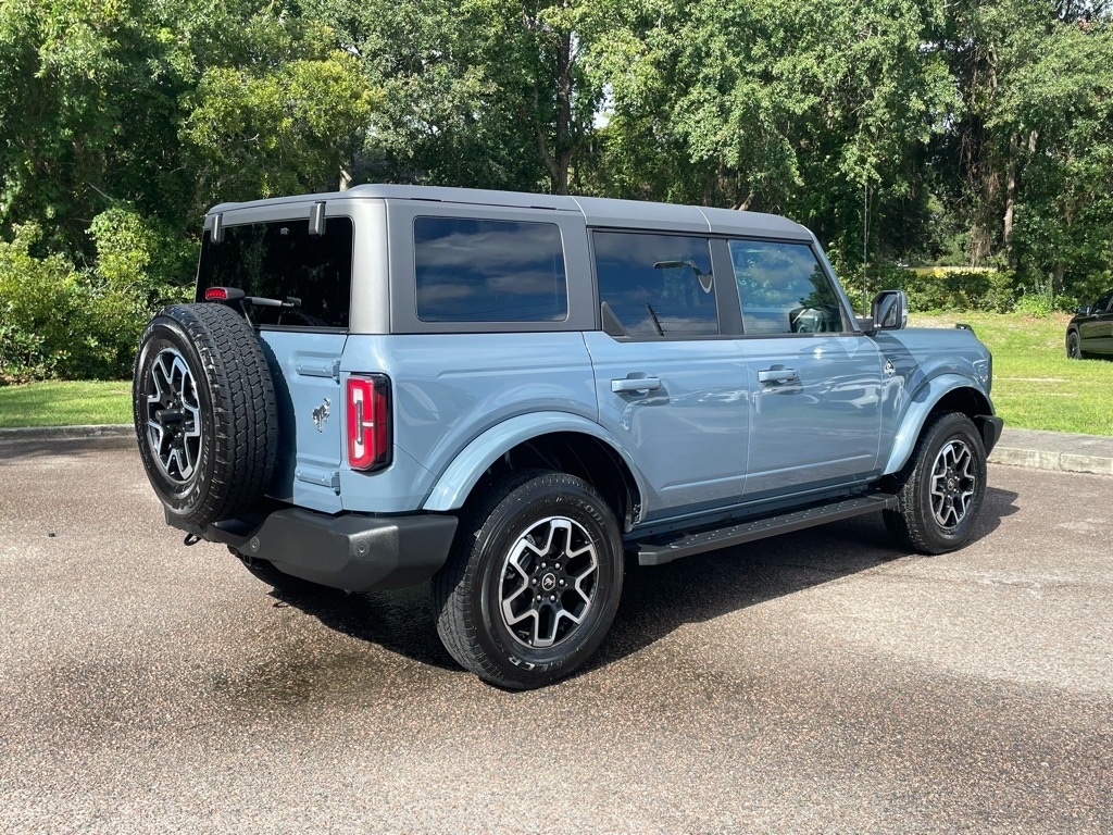 2024 Ford Bronco Outer Banks photo 3