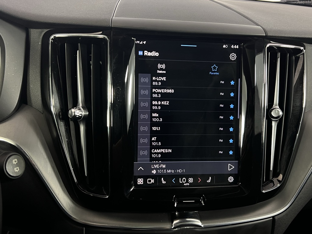 2024 Volvo XC60 B5 Core photo 13
