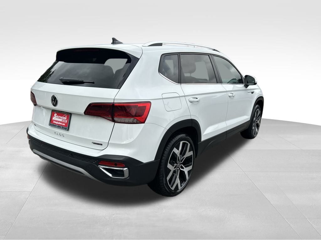 2023 Volkswagen Taos SEL photo 6