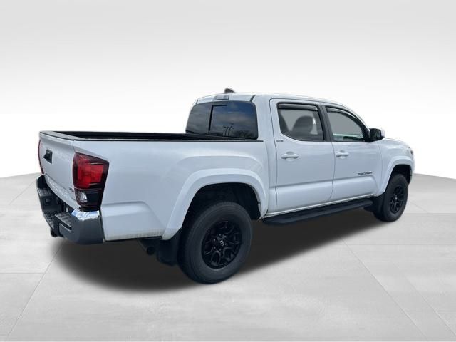 2022 Toyota Tacoma SR5 photo 6