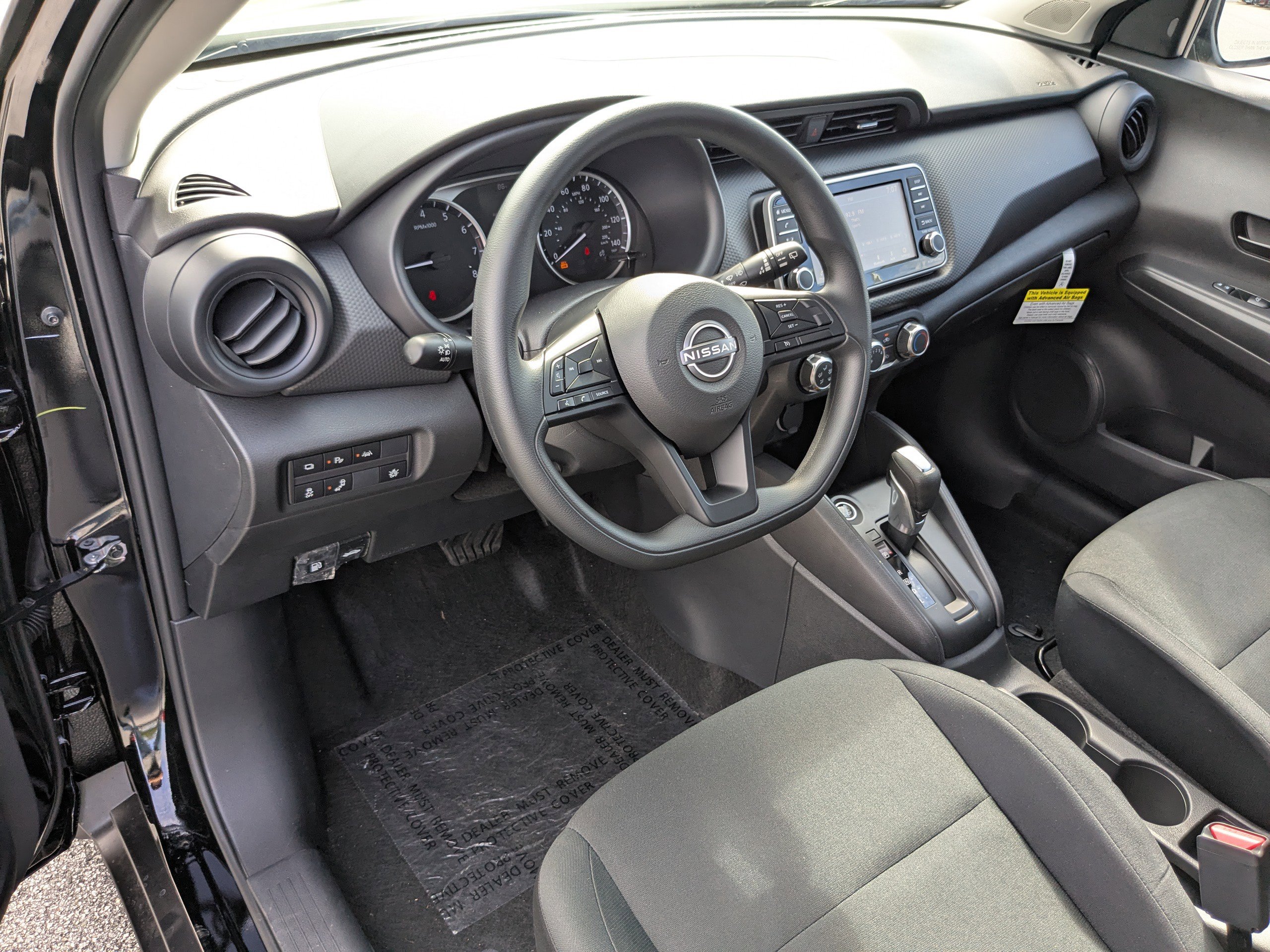 2025 Nissan Kicks Play S photo 13