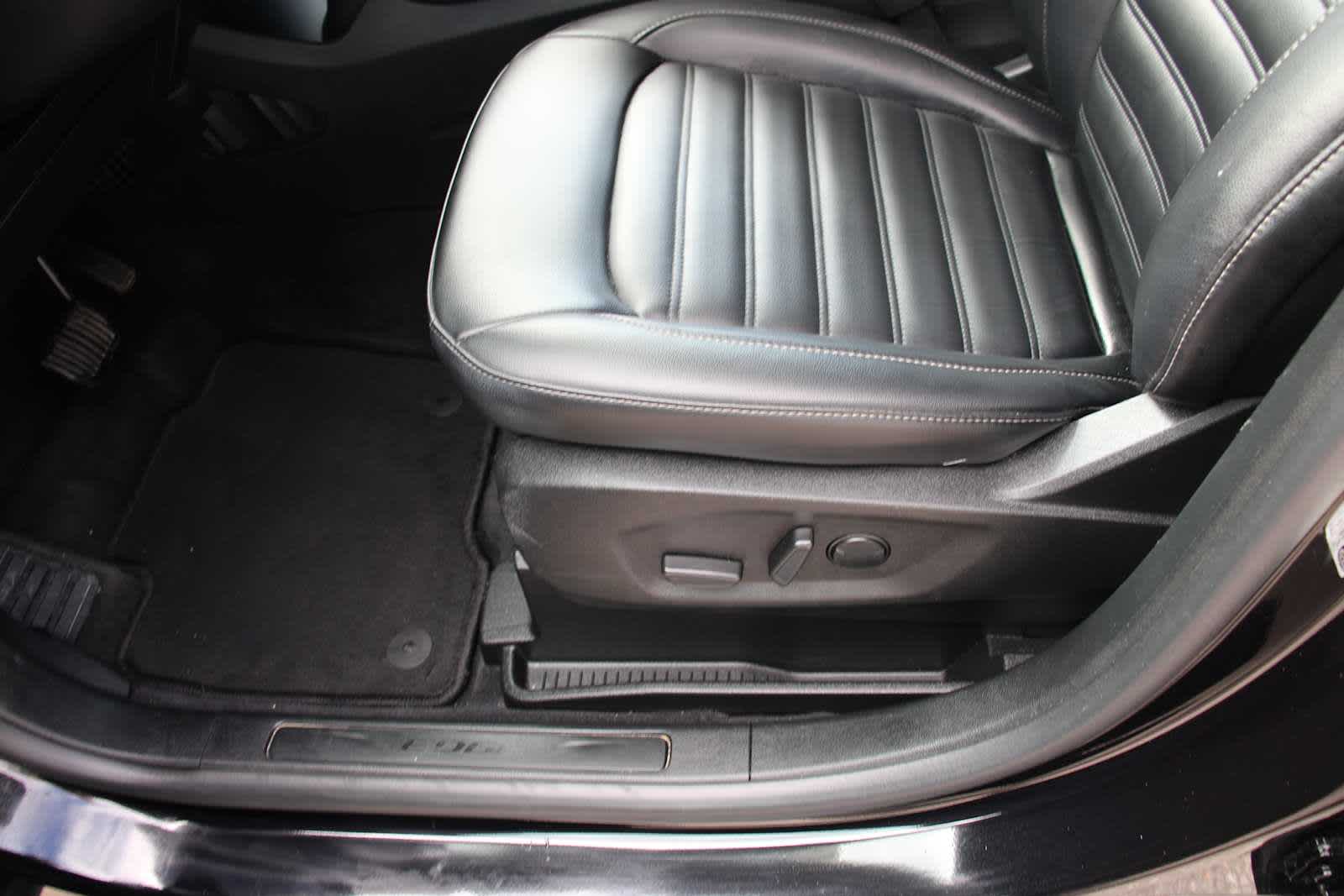 2024 Ford Edge SEL photo 16