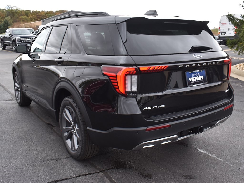 2026 Ford Explorer photo 3