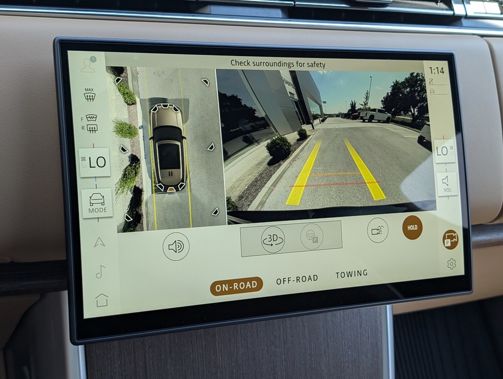 2025 Land Rover Range Rover SE photo 11
