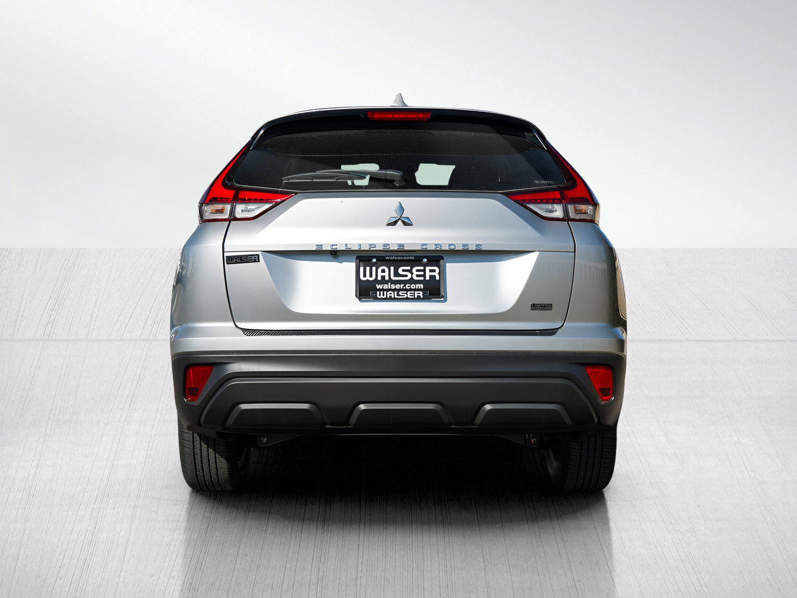 2025 Mitsubishi Eclipse Cross LE photo 2