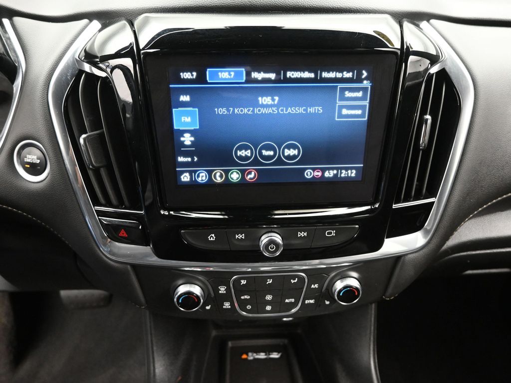 2022 Chevrolet Traverse Leather photo 13