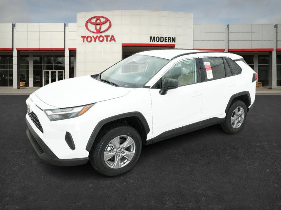 2025 Toyota RAV4 LE's photo