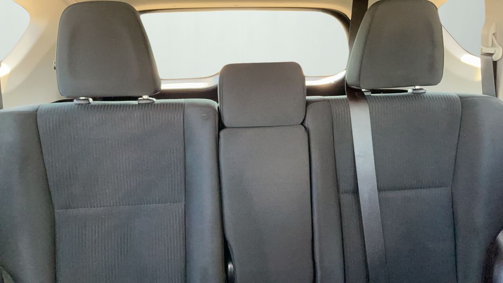 2018 Toyota RAV4 LE photo 18