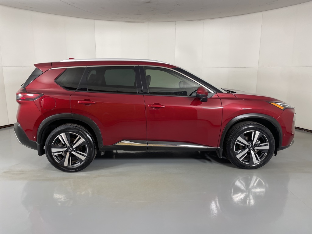 2022 Nissan Rogue Platinum photo 2