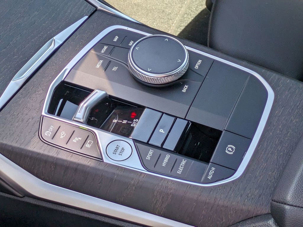 2024 Bmw 330e photo 19