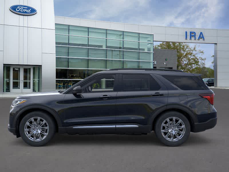 2025 Ford Explorer photo 2