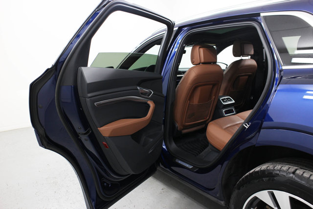 2022 Audi e-tron Premium Plus photo 24