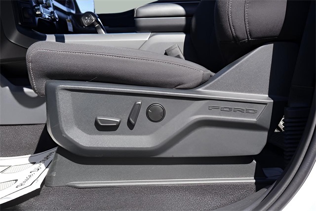 2025 Ford F-150 XLT photo 11