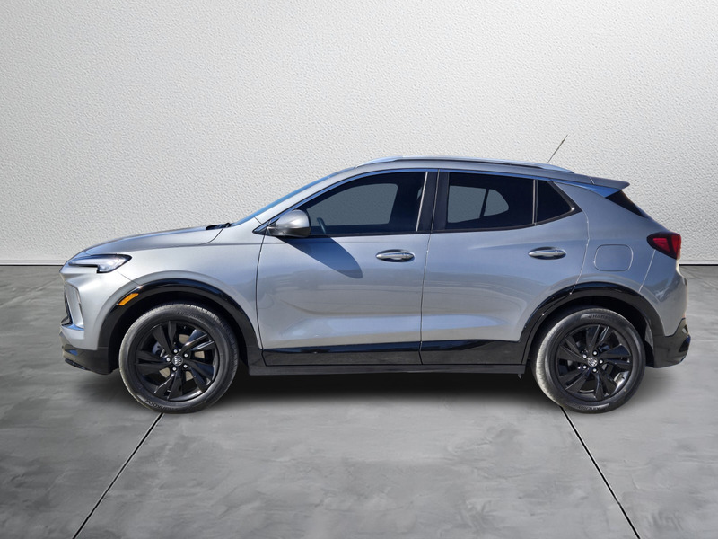 2024 Buick Encore GX Sport Touring photo 2